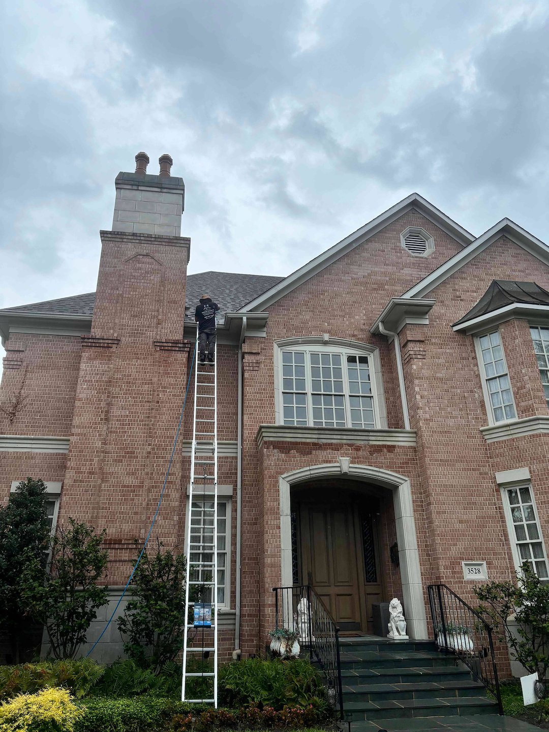 The Best Quality Gutter Cleaning in Highland Park, Texas Thumbnail