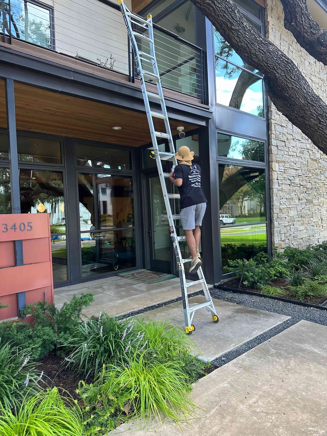 Top Notch Window Cleaning Performed in University Park, Texas Thumbnail