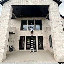 Top-Quality-Window-Cleaning-Performed-in-Southlake-Texas 1